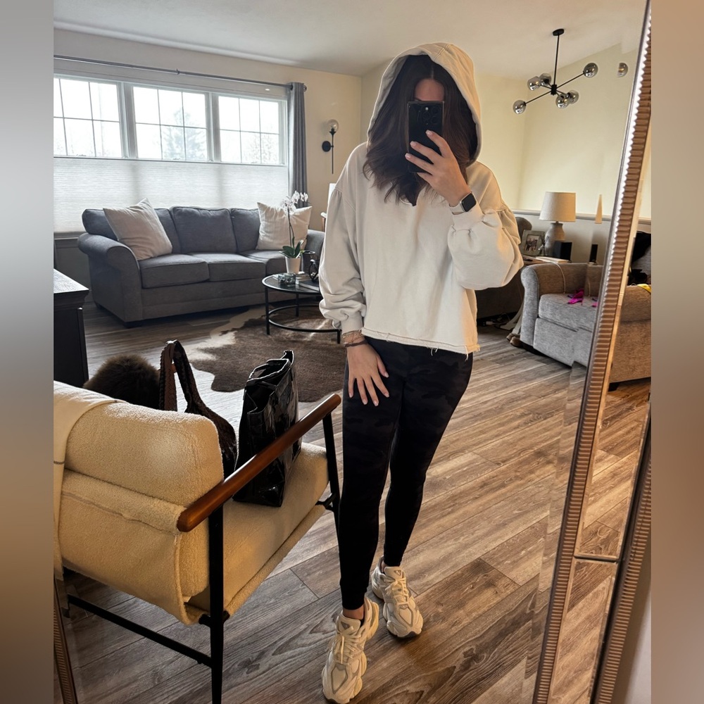 DISTRESSED OVERSIZED HOODIE